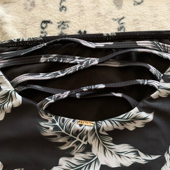XOXO woman’s bikini plus size 3X NWT leaf pattern - Picture 8 of 10